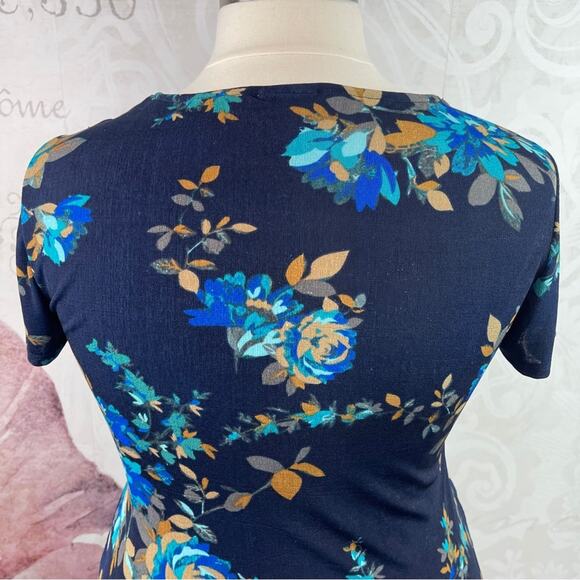 Jaclyn Smith Navy FLoral Cross Front Blouse Size XL/L - Picture 7 of 10